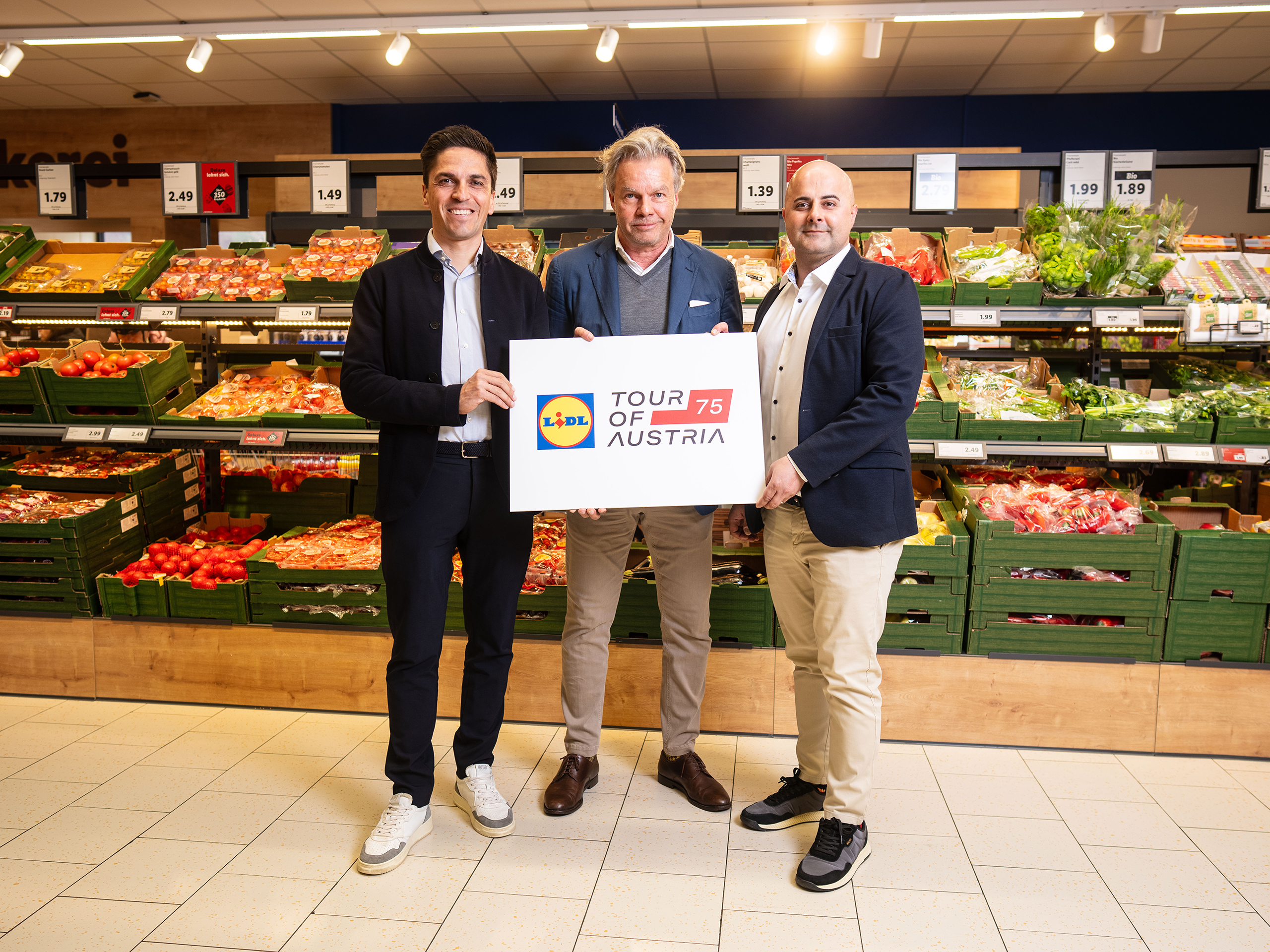Copyight: Branislav Rohal - fltr: Thomas Rohregger (Competence Center Lidl Cycling), our Director Thomas Pupp, Michael Kunz (CEO Lidl Austria)